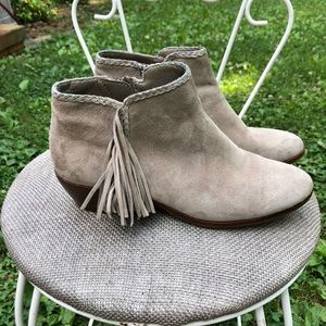 Sam Edelman "Paige" Fringed Ankle Bootie, size 6